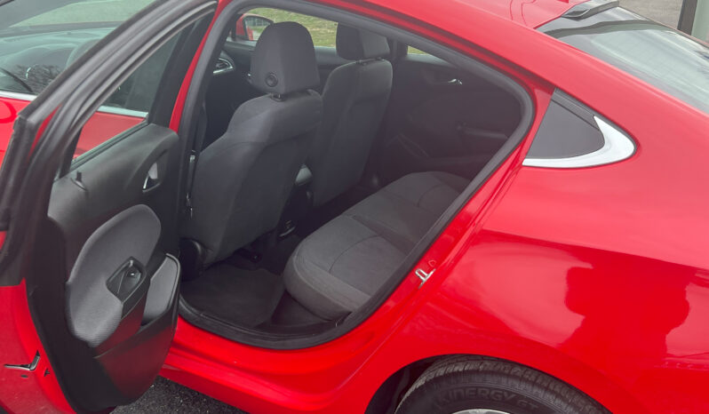 
								2019 Chevrolet Cruze LT Sedan 4D full									