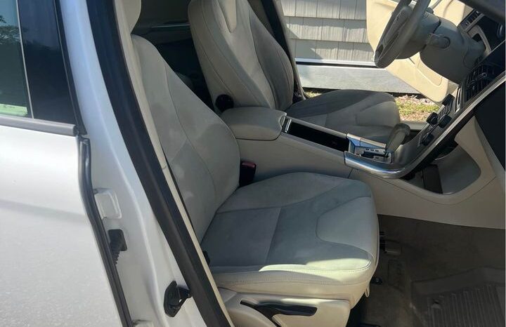 
								2012 Volvo XC60 full									